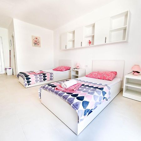 Flip - Flop Apartment Novalja Exterior photo
